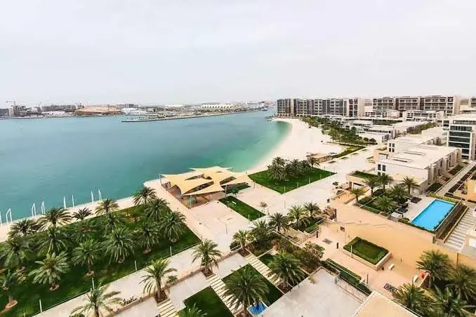 Beautifully designed community buildings at Al Zeina Al Raha Beach